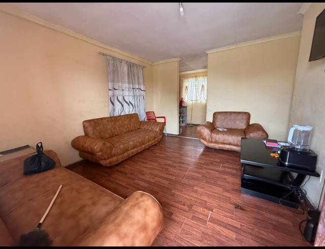 3 BEDROOM HOUSE FOR SALE IN MERITING